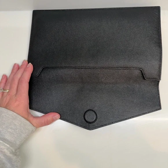 Saint Laurent Black Leather Detail - Picture 12 of 14